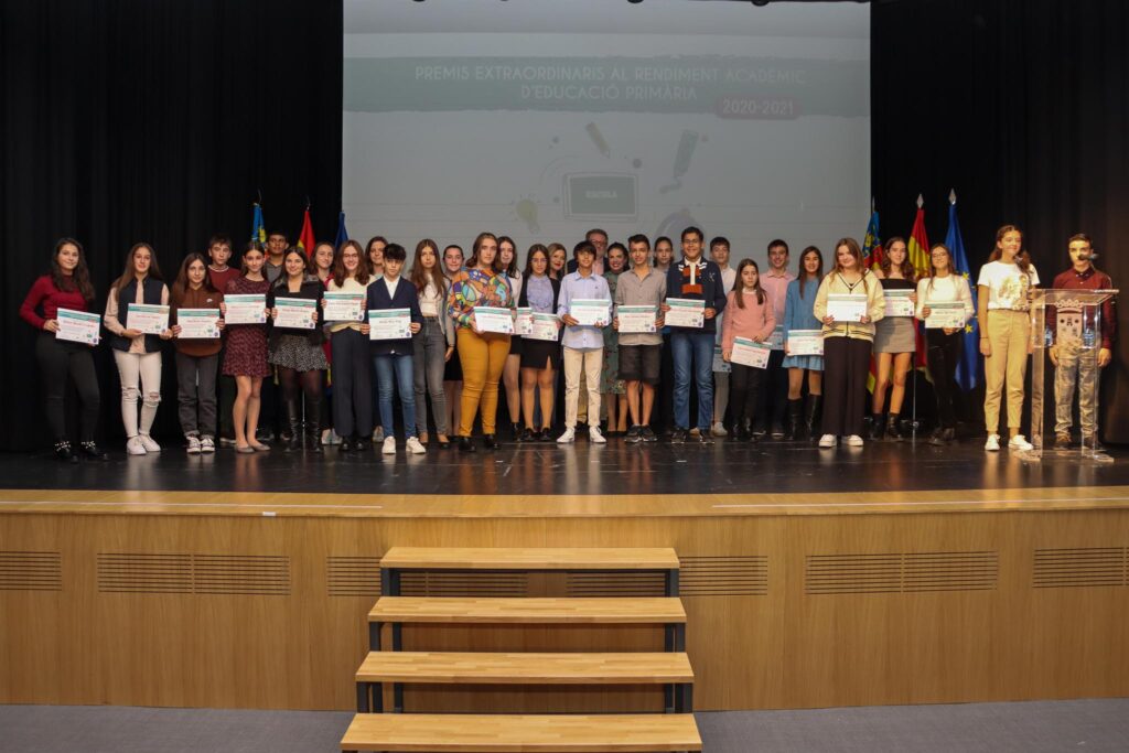 Torrent homenatja l’alumnat en els premis extraordinaris al rendiment acadèmic