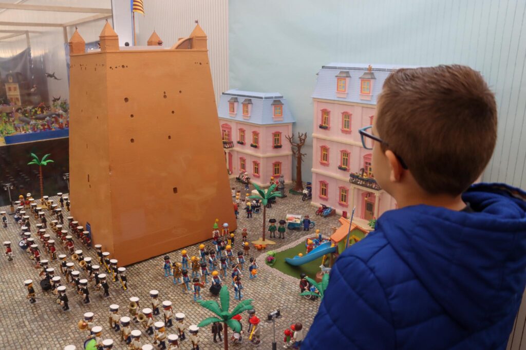 La mostra de Playmobil exposada en l’Antic Mercat rep més de 2.700 visitants en el seu primer cap de setmana