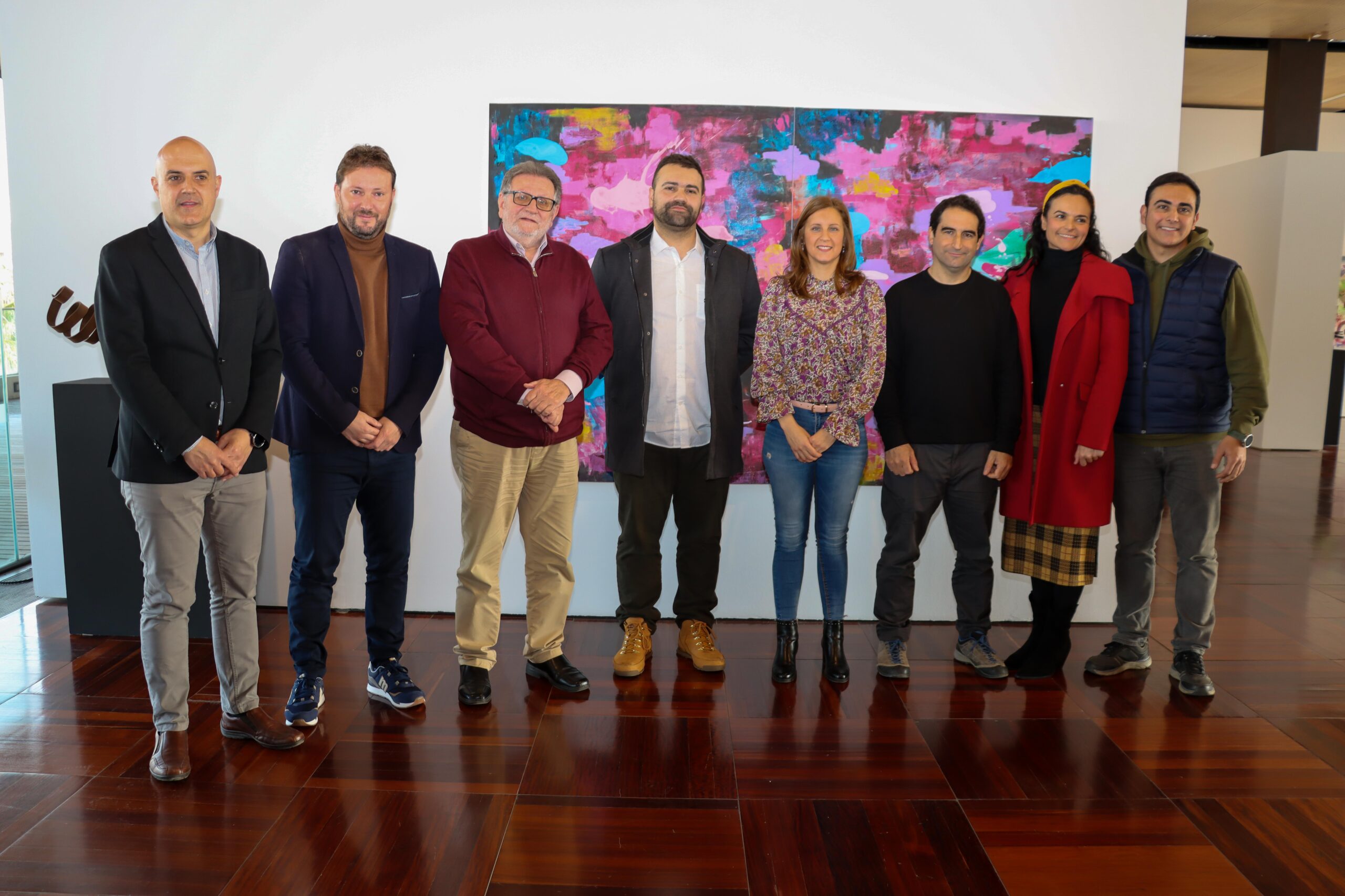 El artista torrentino, José Martínez Ortí, inaugura la exposición ‘Alquimia visual, del ferro al color’ en el EMAT