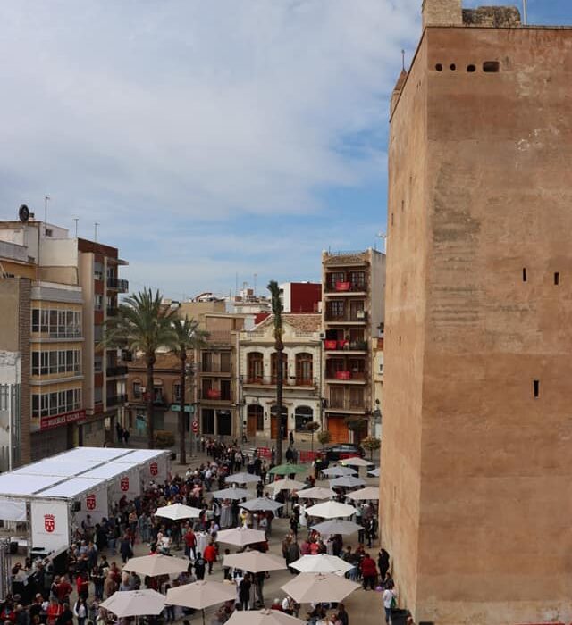 La IV edición del festival gastronómico ‘Degustació de Cultures’ hace las delicias de los torrentinos y torrentinas