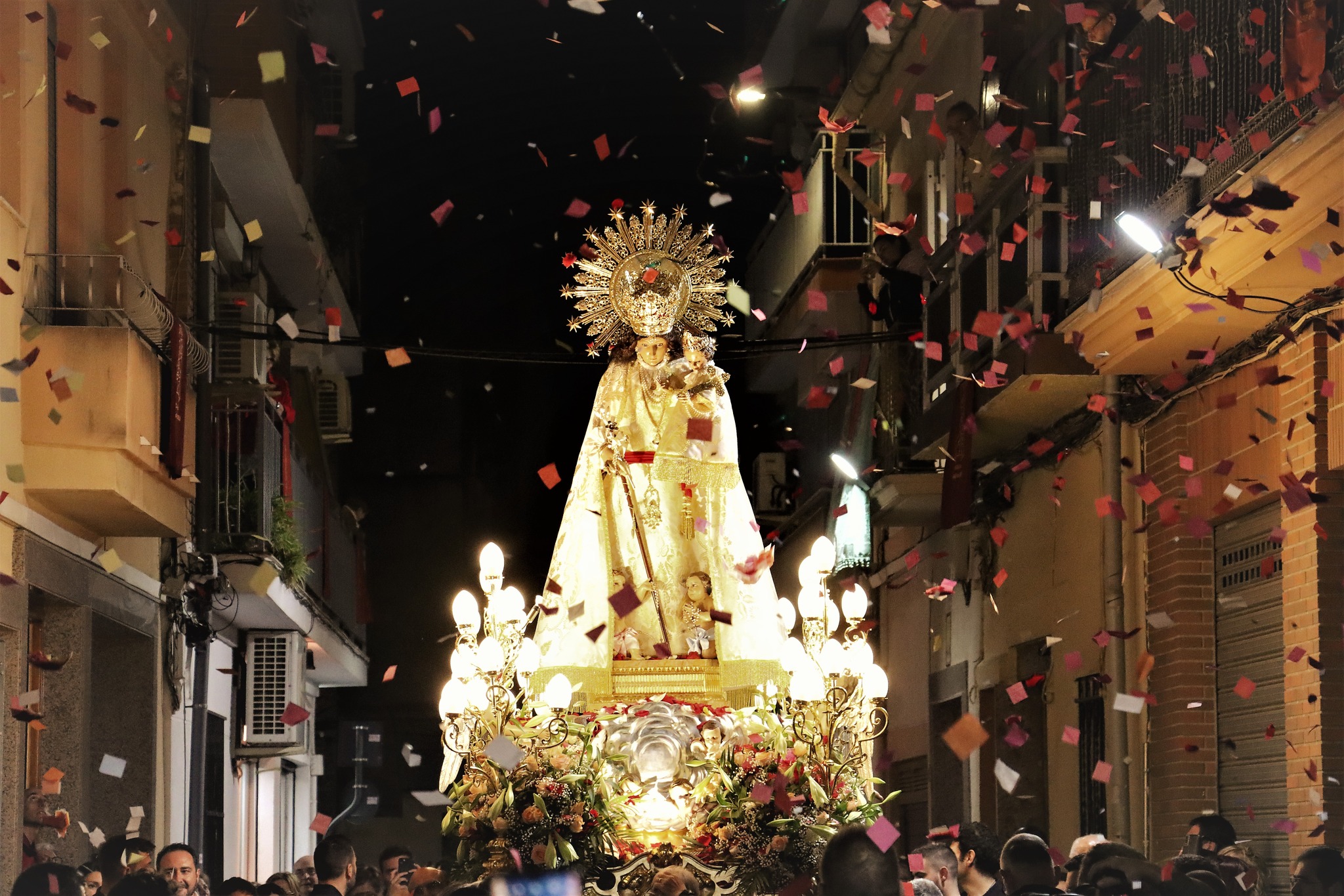 Torrent vive con emoción las celebraciones en honor a la Virgen de los Desamparados