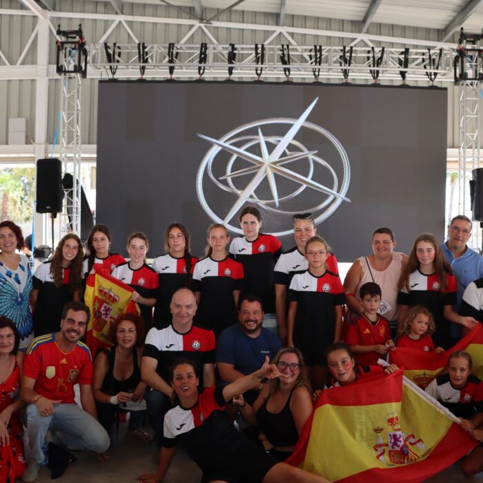 Torrent se vuelca con las campeonas del mundo en un día histórico para el deporte español