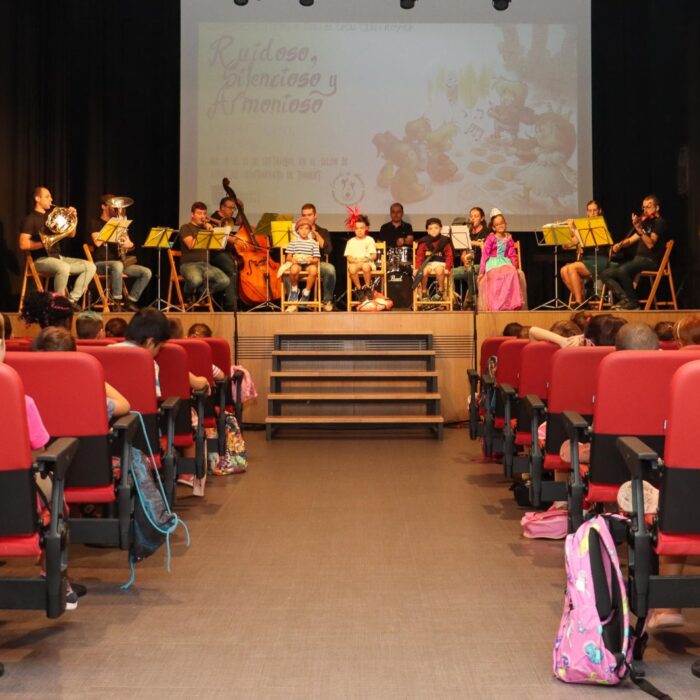 Más de 700 estudiantes de Torrent disfrutan de los conciertos didácticos ‘Ruidoso, silencioso y armonioso’