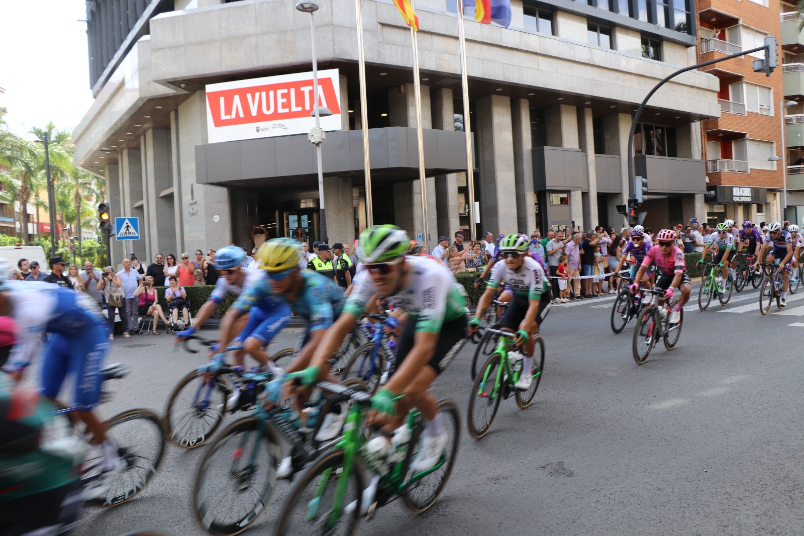 Torrent vibra al ritme de la Volta Ciclista a Espanya
