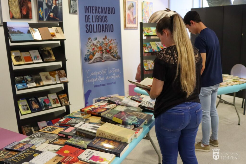 El programa ‘Compartint lectura, compartim aventura’ escriu les seues primeres pàgines