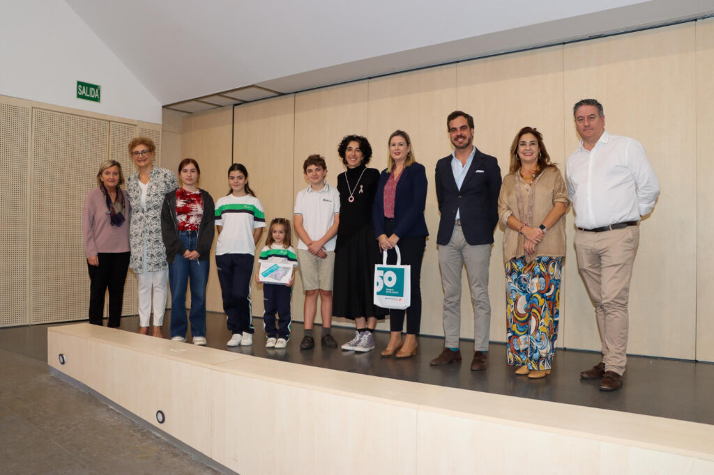 El Col·legi Santa Teresa de Jesús i el CEIP El Molí, premiats per la seua labor en la lluita contra el càncer