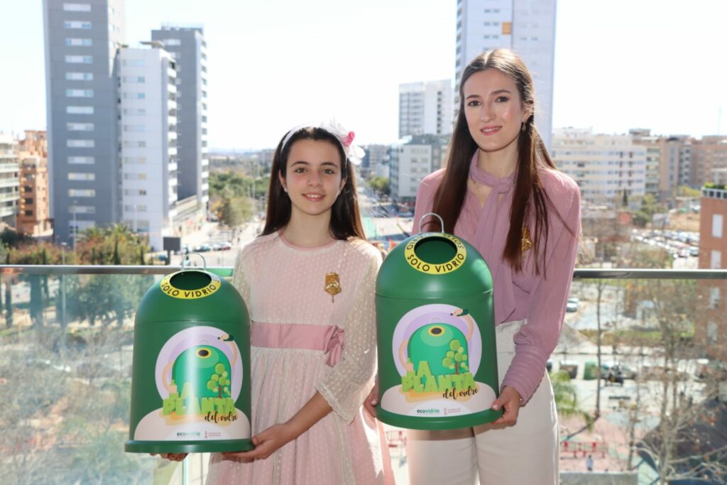 Ecovidrio i l’Ajuntament de Torrent fomenten el reciclatge d’envasos de vidre durant les Falles 2024