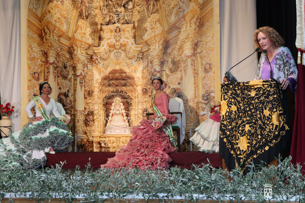 L’Associació d’Amics de la Cultura Andalusa de Torrent corona a les seues noves reines i dames d’honor