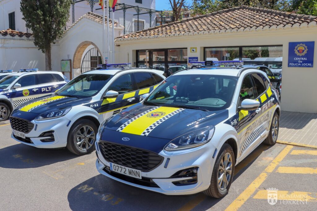 Torrent presenta els seus nous vehicles policials, híbrids endollables
