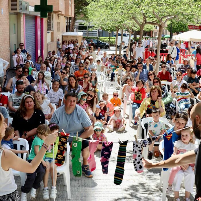 El Ayuntamiento de Torrent celebra por primera vez el Día de la Madre con una gran fiesta en la Plaza América