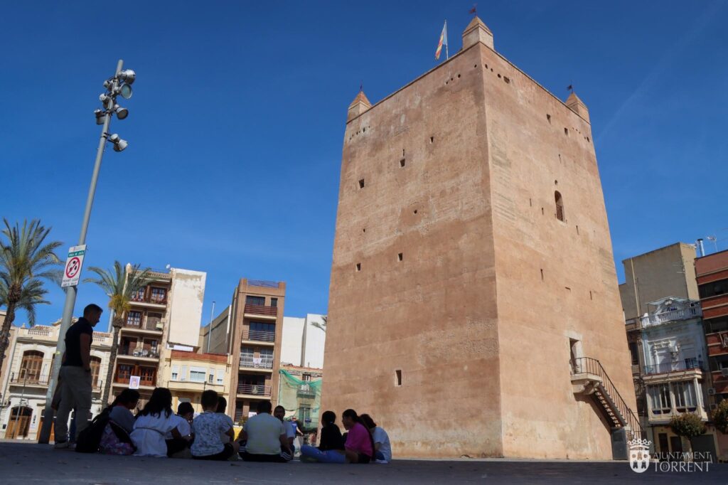 Els col·legis visiten la Torre dins del projecte «Torrent: la història de la meua ciutat»