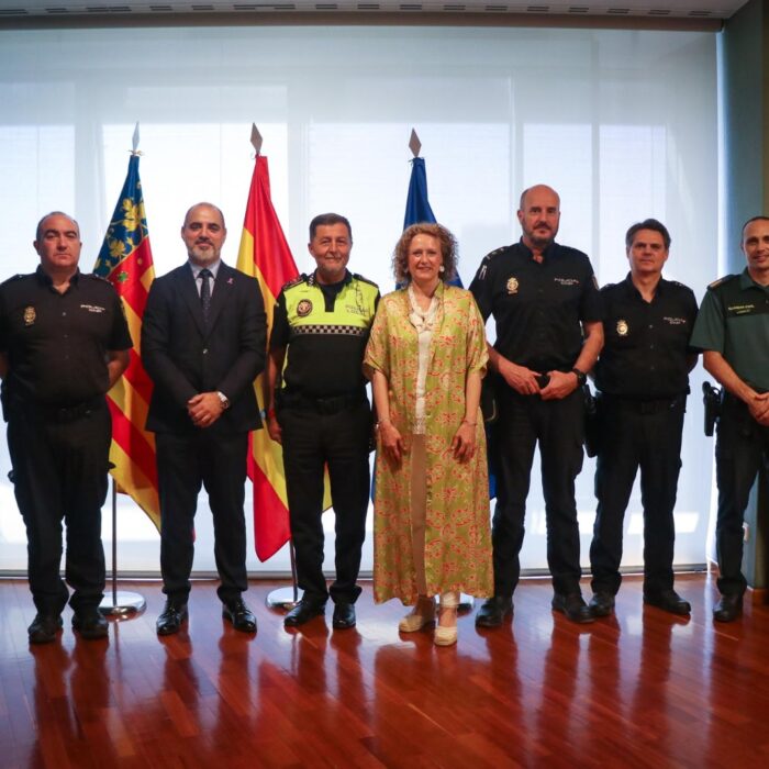 Torrent celebra la Junta Local de Seguretat i homenatja el Comissari Cap de la PLT