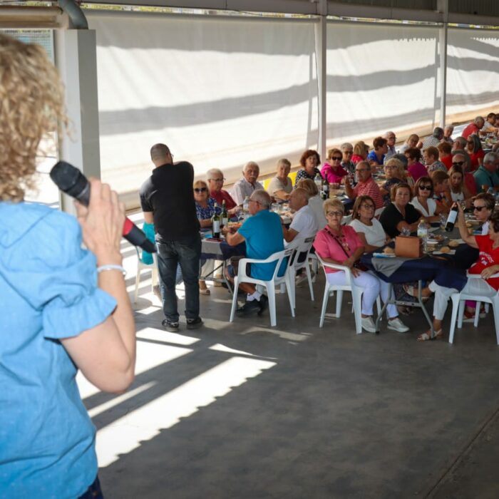 Más de 700 personas mayores celebran la clausura de la Semana del Mayor en Torrent con una gran fiesta 