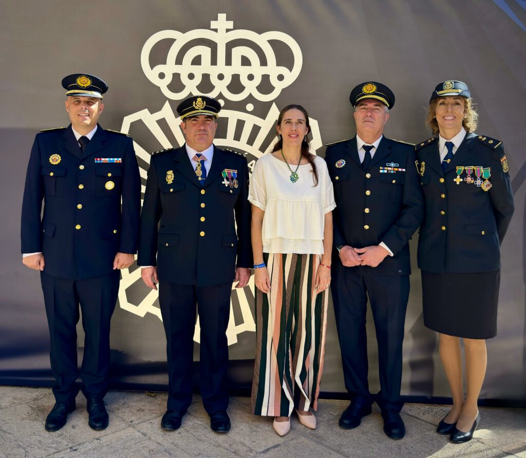 Torrent participa en el Día de la Policía Nacional en Valencia en honor a los Ángeles Custodios