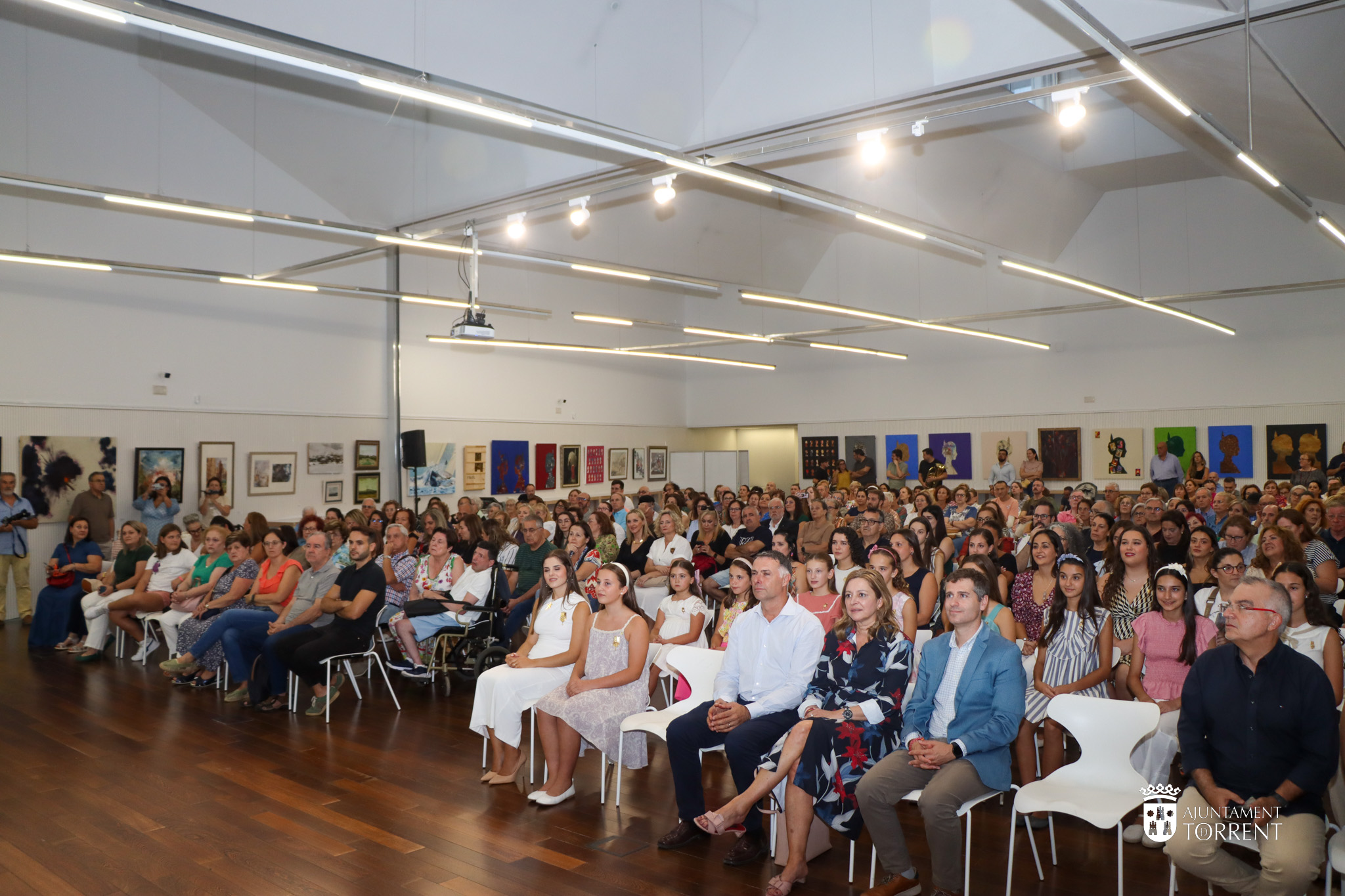 “Torrent i la seua indumentària” reviu el seu passat a través de la moda