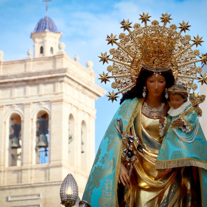 La Virgen de los Desamparados, un faro de esperanza para Torrent en el primer mes tras la catástrofe