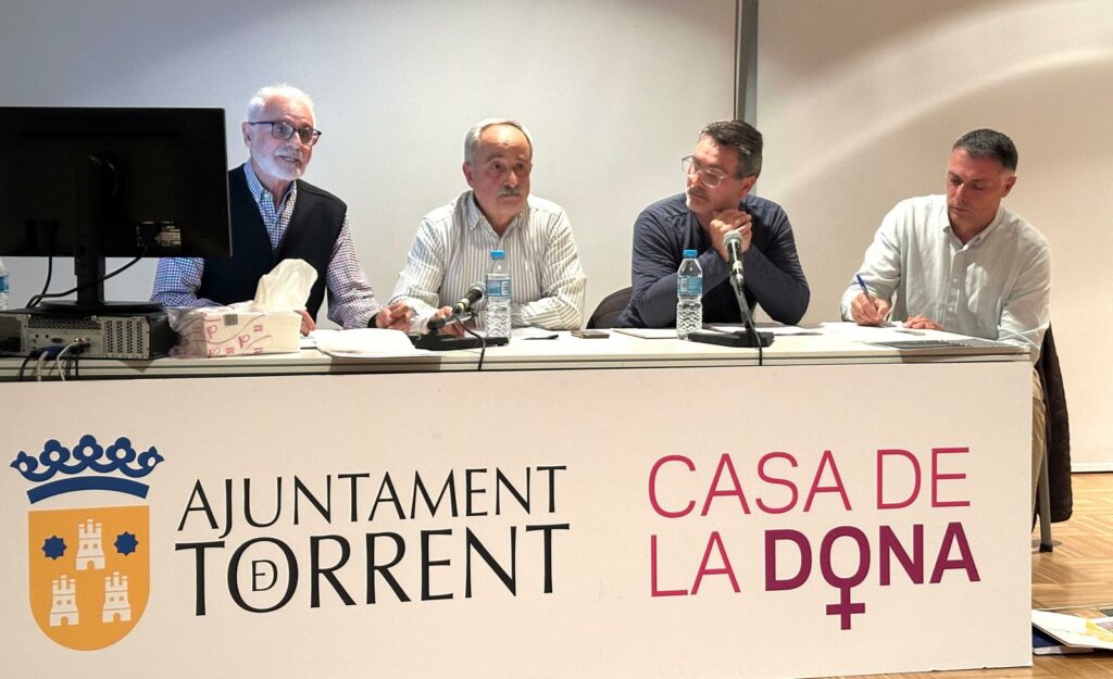 L’equip de govern de Torrent escolta a les 23 associacions veïnals en les seues reivindicacions dels barrancs