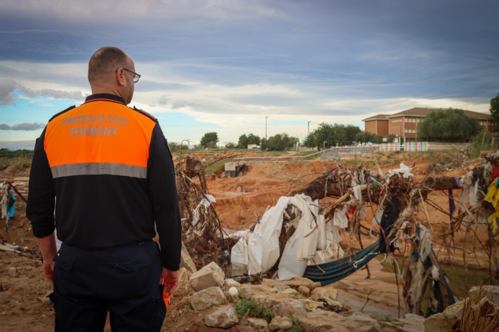 Protecció Civil de Torrent, clau en rescats i distribució d’ajuda després de la riuada