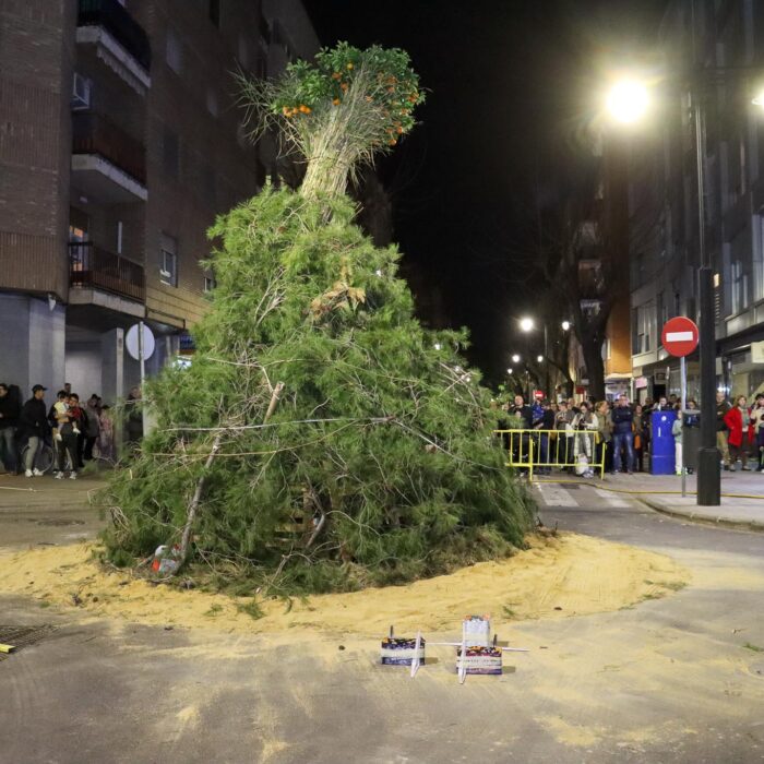 Torrent se prepara para la cremà de Sant Antoni Abat