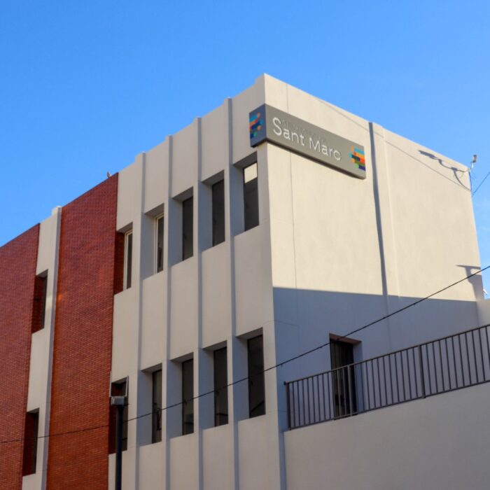 El Centro Cultural Sant Marc luce una nueva fachada