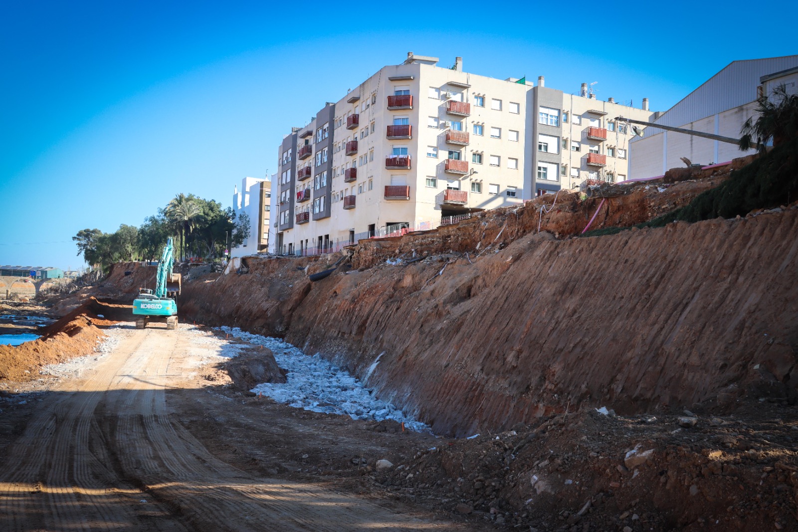 Torrent avanza los trabajos de reconstrucción en el barranco del Poyo y la calle Barranc de l’Horteta en el Xenillet