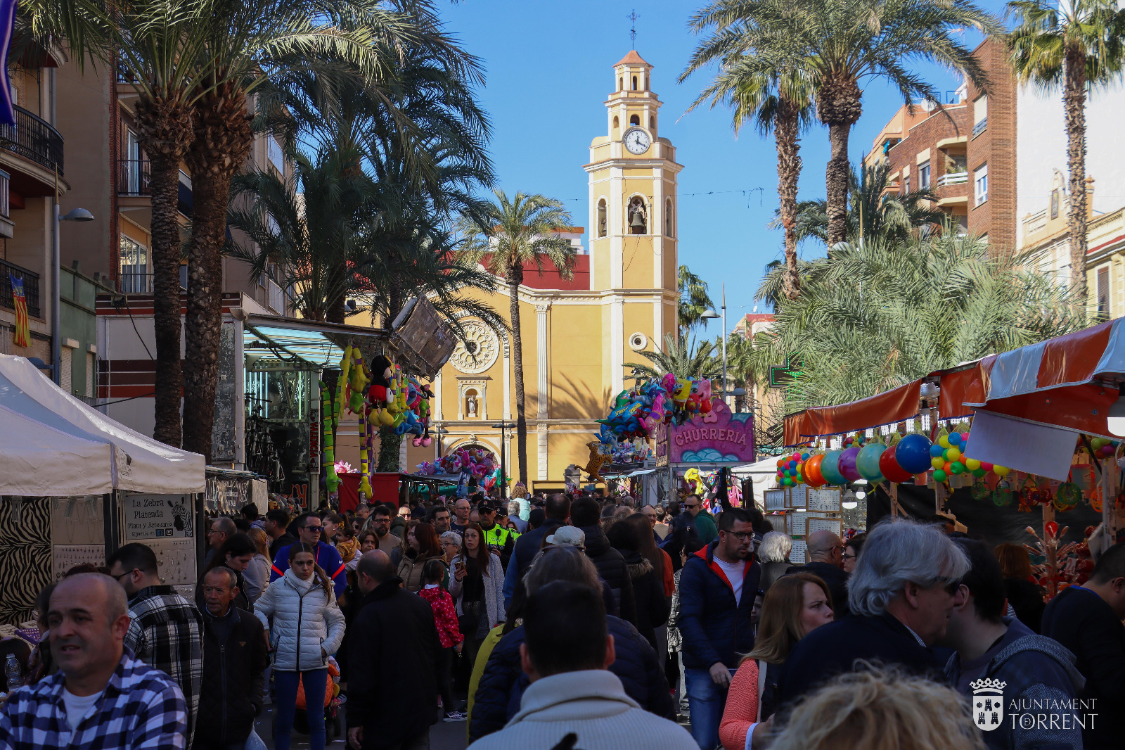 Torrent espera miles de visitantes para disfrutar de l’Entrada de la Flor, el porrat de Sant Blai y la II Feria del Chocolate