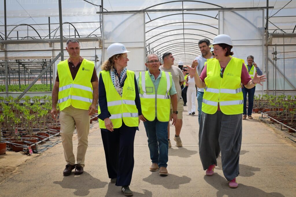 Amparo Folgado exige coordinación entre administraciones y actuaciones preventivas frente a futuras Dana’s en su visita al vivero Herfesa