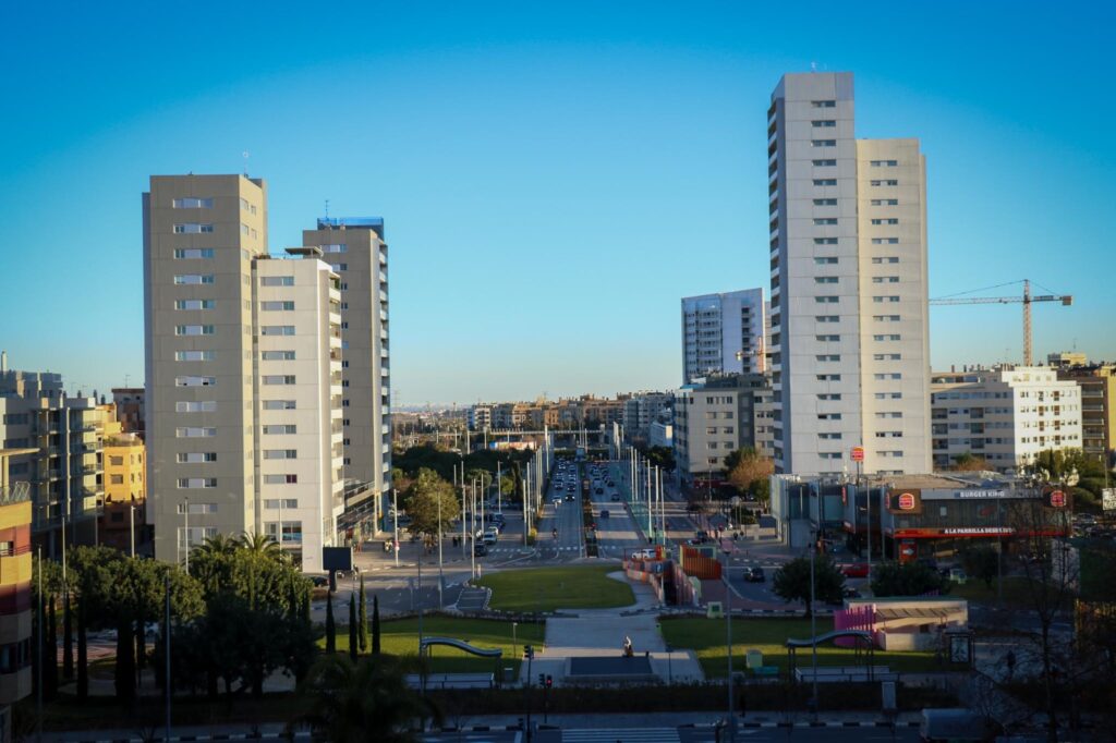 La alcaldesa de Torrent, Amparo Folgado, exige al Gobierno la suspensión inmediata de las reglas fiscales para los municipios afectados por la DANA