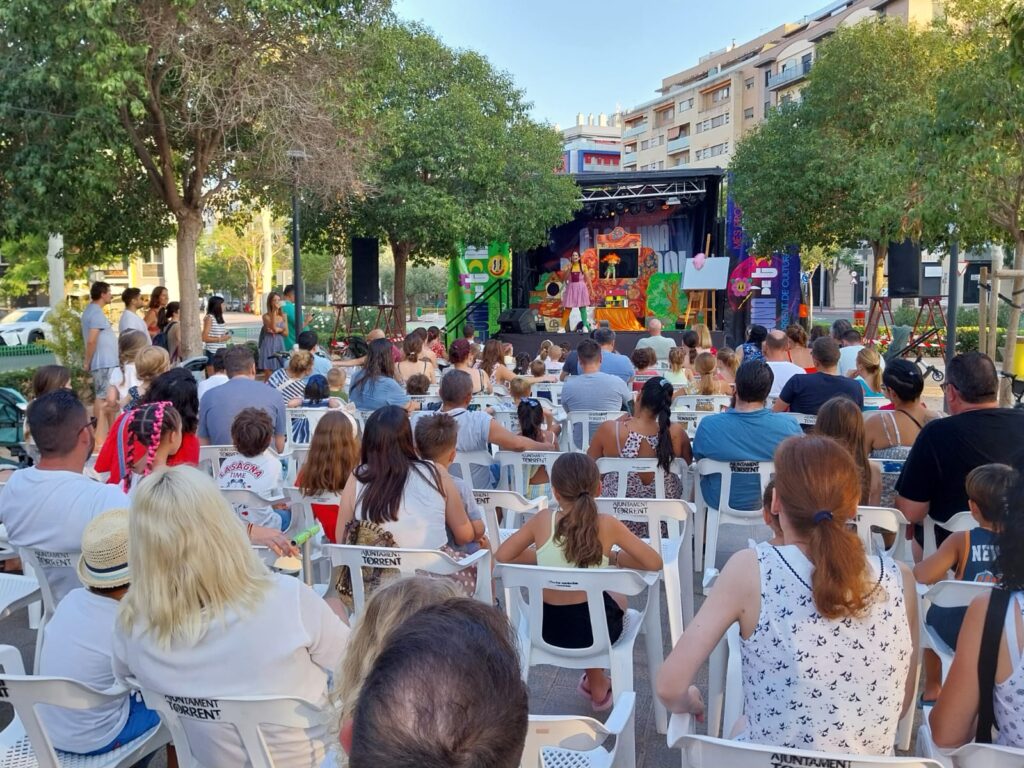 ‘A la Lluna de Torrent’ il·lumina el primer cap de setmana d’agost