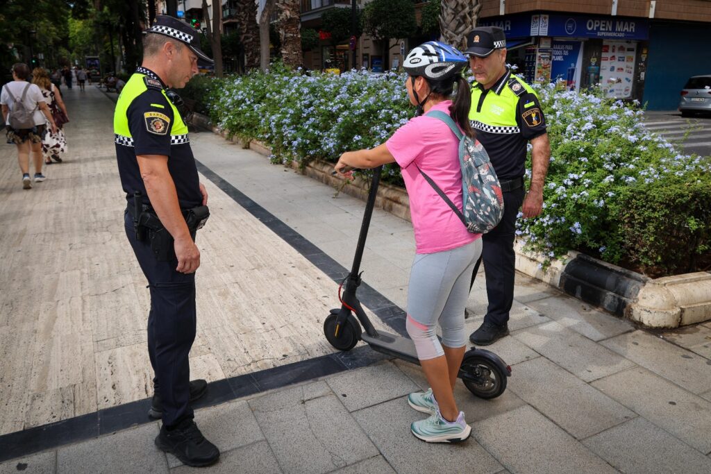 Torrent reforça el control de l’ús de patinets elèctrics amb una nova campanya executiva als usuaris