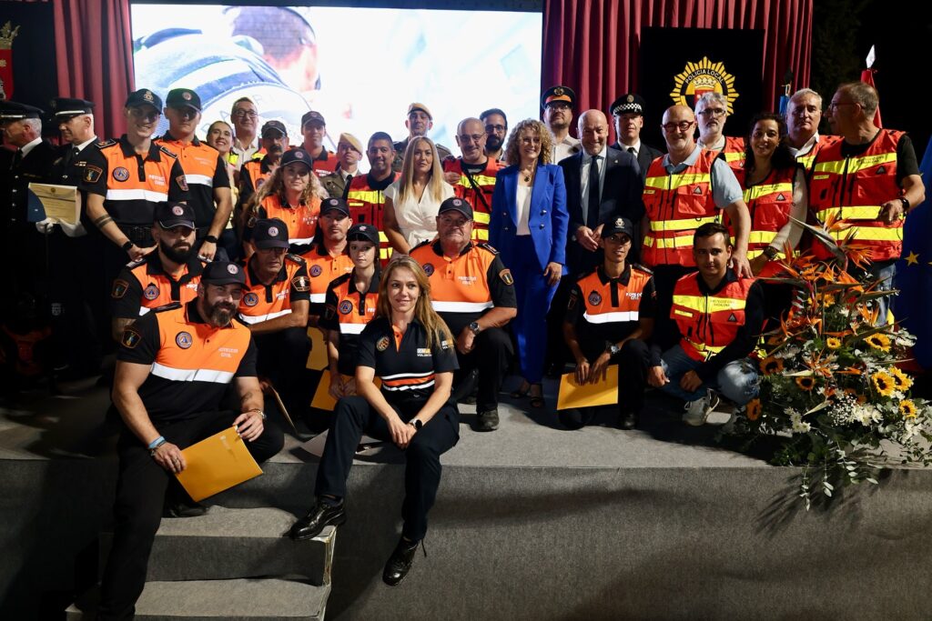 Torrent rinde homenaje a su Policía Local y a quienes ayudaron tras la DANA en un acto histórico de gratitud y reconocimiento