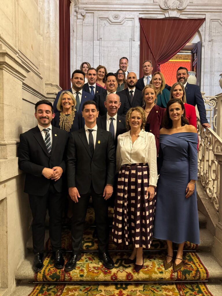 Amparo Folgado destaca en el Dia de la Hispanitat el suport i la proximitat de Ses Majestats amb Torrent després de la DANA i el seu compromís amb una Espanya unida, diversa i solidària