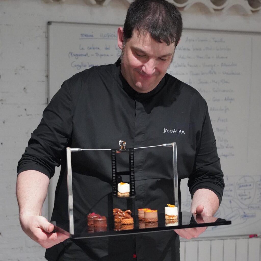 El Chef torrentino José Alba competirá en la 10ª Feria Gastrónoma por el título de Mejor Maestro Artesano Chocolatero de España