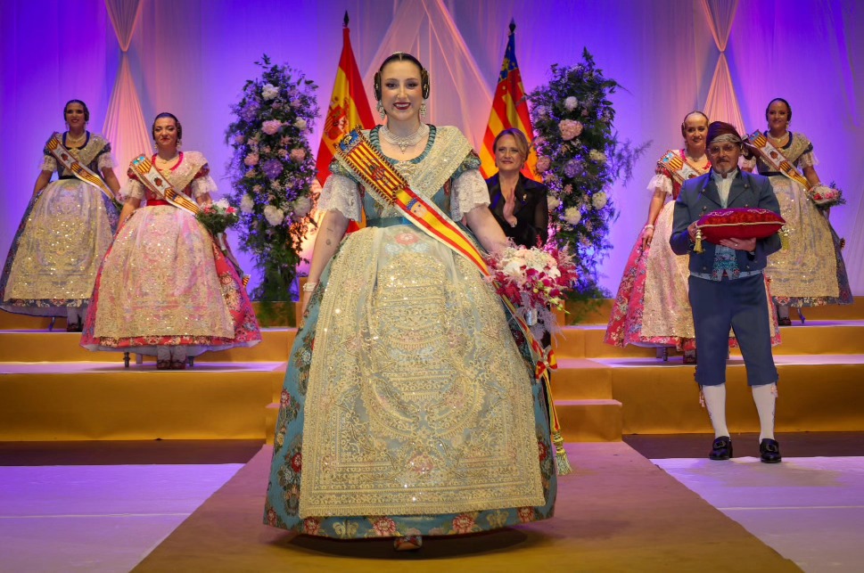 Torrent celebra l’Exaltació d’Andrea Adelantado, Fallera Major de 2026, en una nit d’arrels, emoció i orgull torrentino Torrent celebra l’Exaltació d’Andrea Adelantado, Fallera Major de 2026, en una nit d’arrels, emoció i orgull torrentino