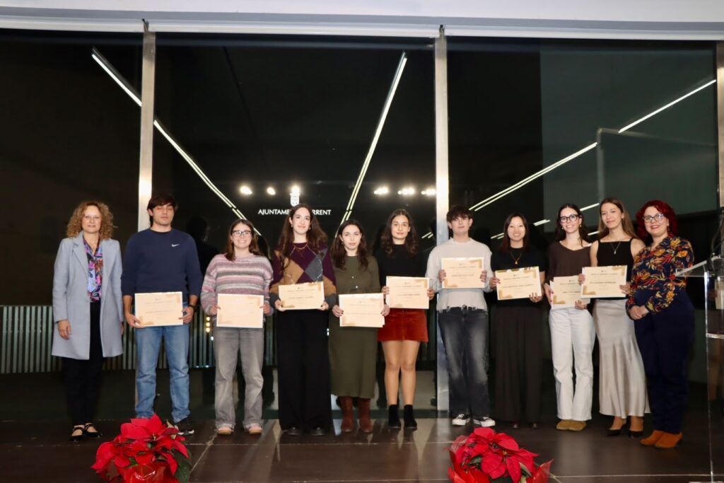 Torrent premia la excelencia de 45 estudiantes con las mejores notas en las PAU de los últimos tres cursos