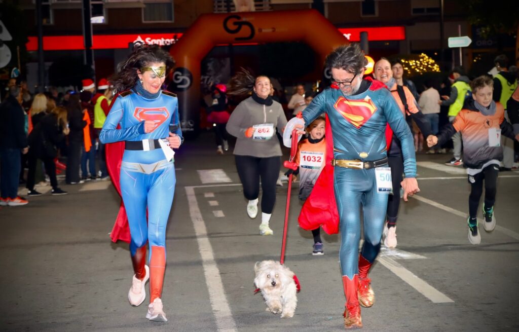 Torrent despide el año con deporte, solidaridad y ambiente festivo en la XVI San Silvestre Solidaria “Ciutat de Torrent” Torrent despide el año con deporte, solidaridad y ambiente festivo en la XVI San Silvestre Solidaria “Ciutat de Torrent”