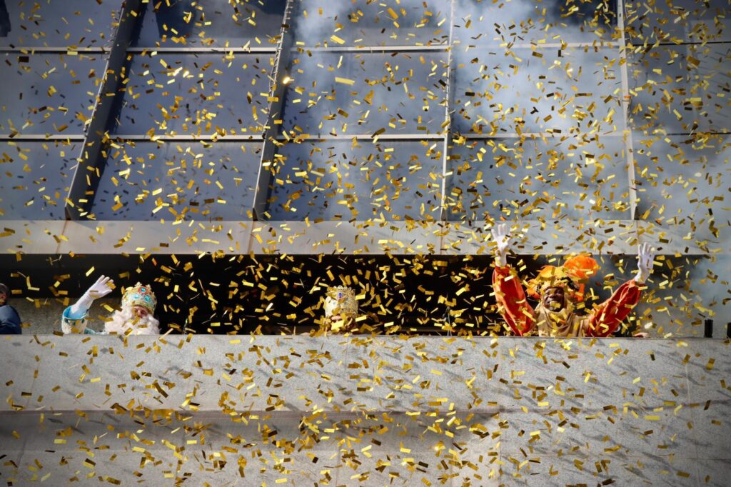 Torrent acomiada als Reis Mags amb una gran Cavalcada històrica després d’un matí màgic Torrent acomiada als Reis Mags amb una gran Cavalcada històrica després d’un matí màgic