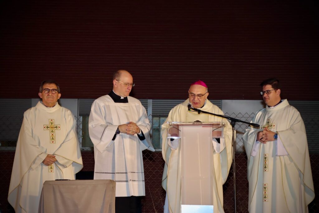 Torrent col·loca la primera pedra del nou Temple Parroquial de Sant Joan Bosco, un somni esperat durant més de mig segle Torrent col·loca la primera pedra del nou Temple Parroquial de Sant Joan Bosco, un somni esperat durant més de mig segle