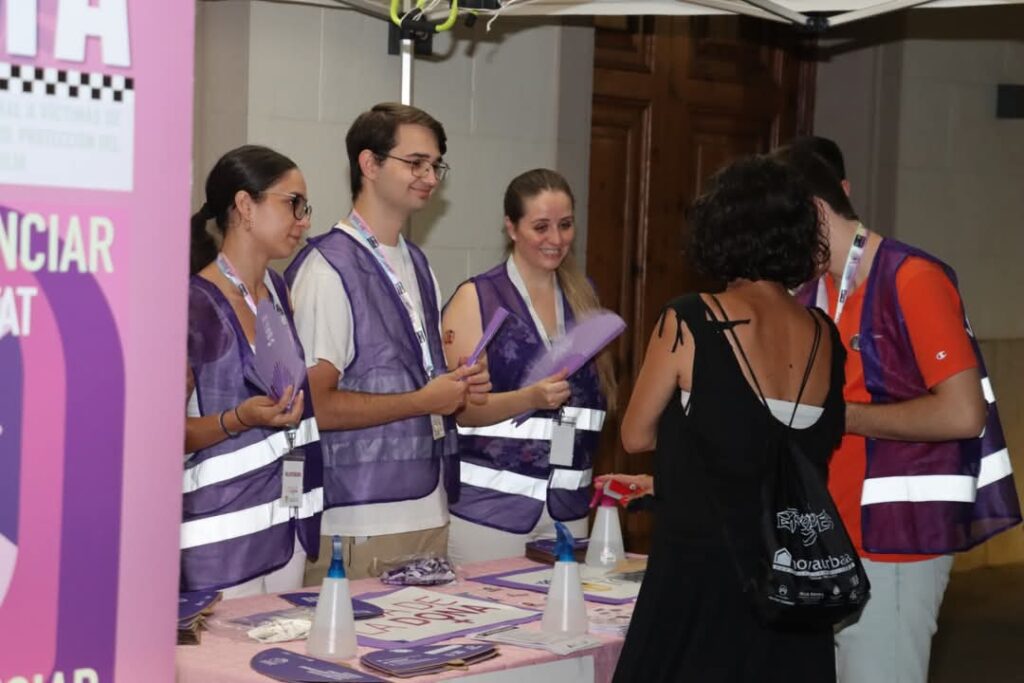 Torrent reforça la prevenció de la violència sexista durant les Falles amb la instal·lació de Punts Violeta el 14 i 16 de març