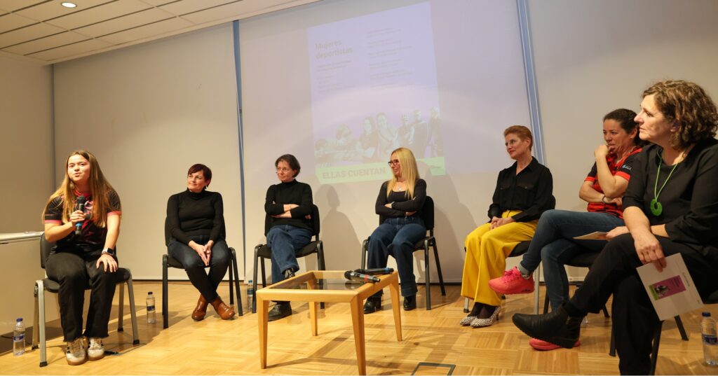 Deportistas torrentinas comparten su experiencia rompiendo barreras en el coloquio “Ellas cuentan” de la Semana de la Dona