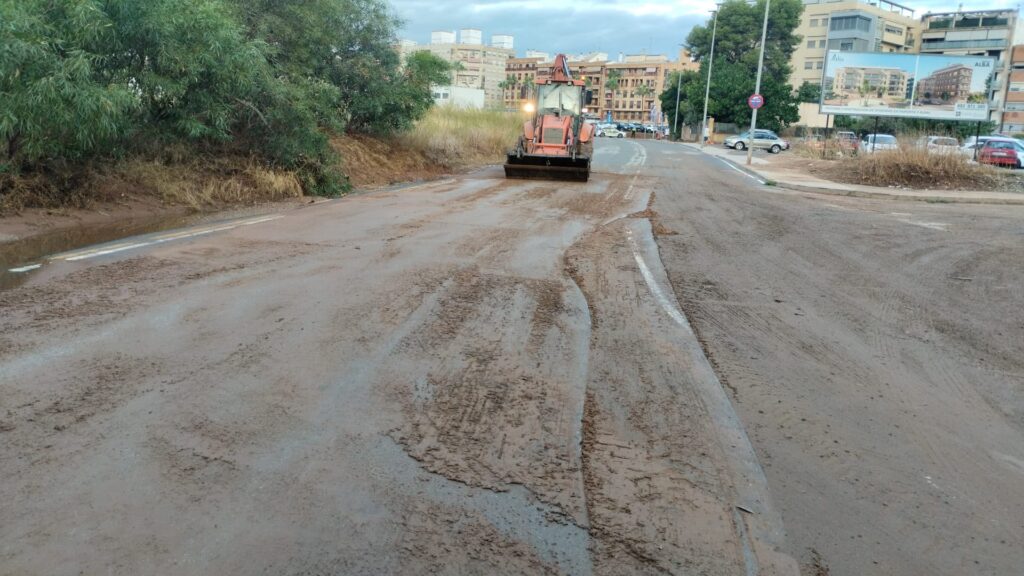Torrent registra més de 97 litres per metre quadrat i atén nombroses incidències durant la nit d’alerta taronja Torrent registra més de 97 litres per metre quadrat i atén nombroses incidències durant la nit d’alerta taronja