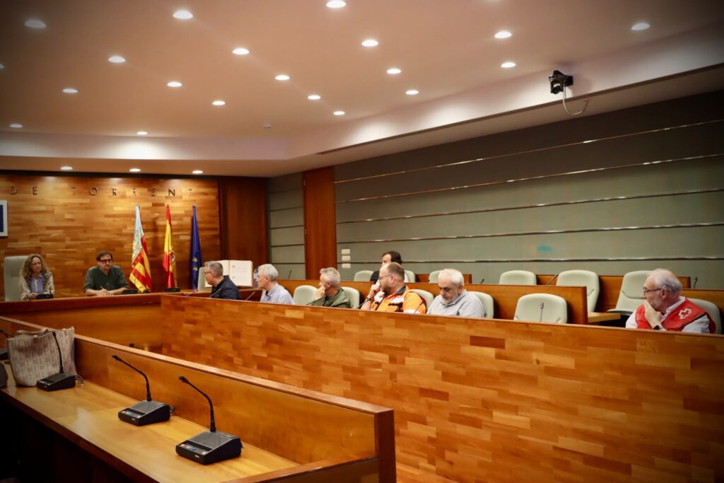 Torrent retarda l’inici de les classes fins a les 10:00 hores del dilluns després d’ampliar AEMET l’avís taronja per pluges
