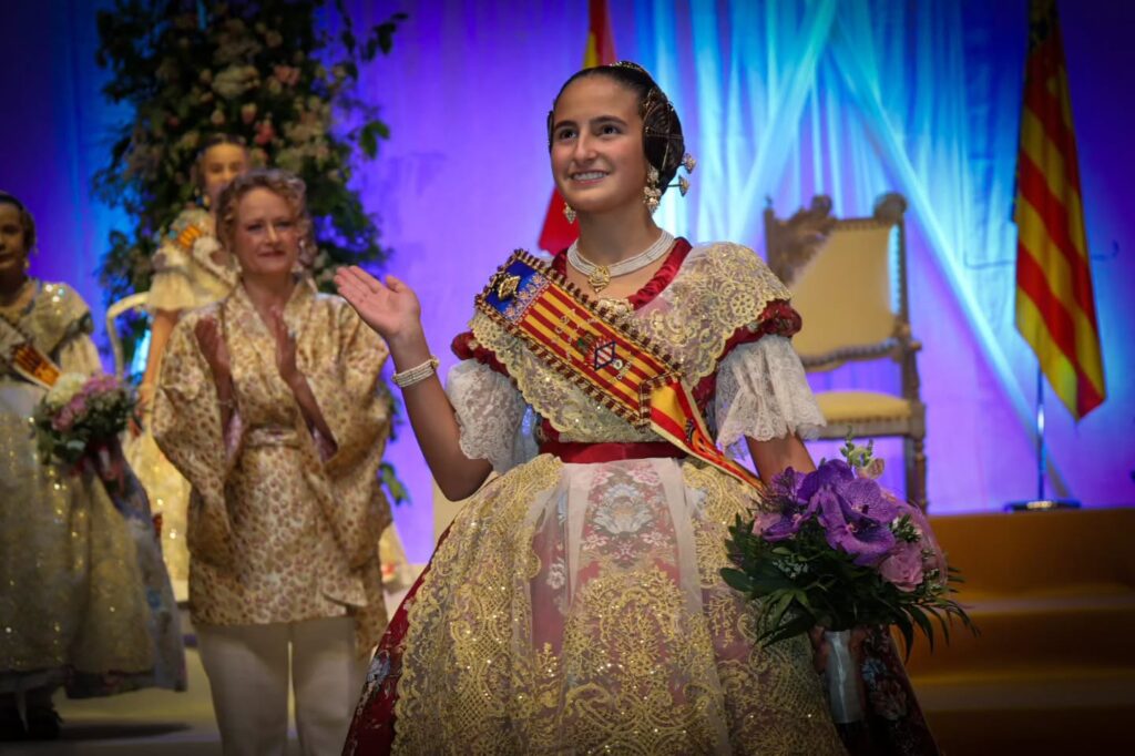 Torrent exalta a Carla Simó como Fallera Mayor Infantil de 2027 en un mágico viaje por el universo de El Principito Torrent exalta a Carla Simó como Fallera Mayor Infantil de 2027 en un mágico viaje por el universo de El Principito